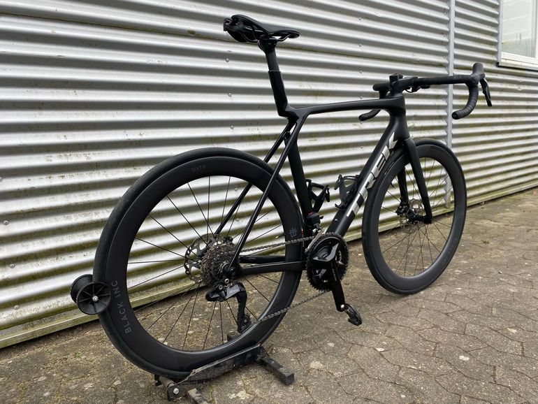Used Trek Madone SL 6 2024 Road & Gravel, Black — image 8 of 8