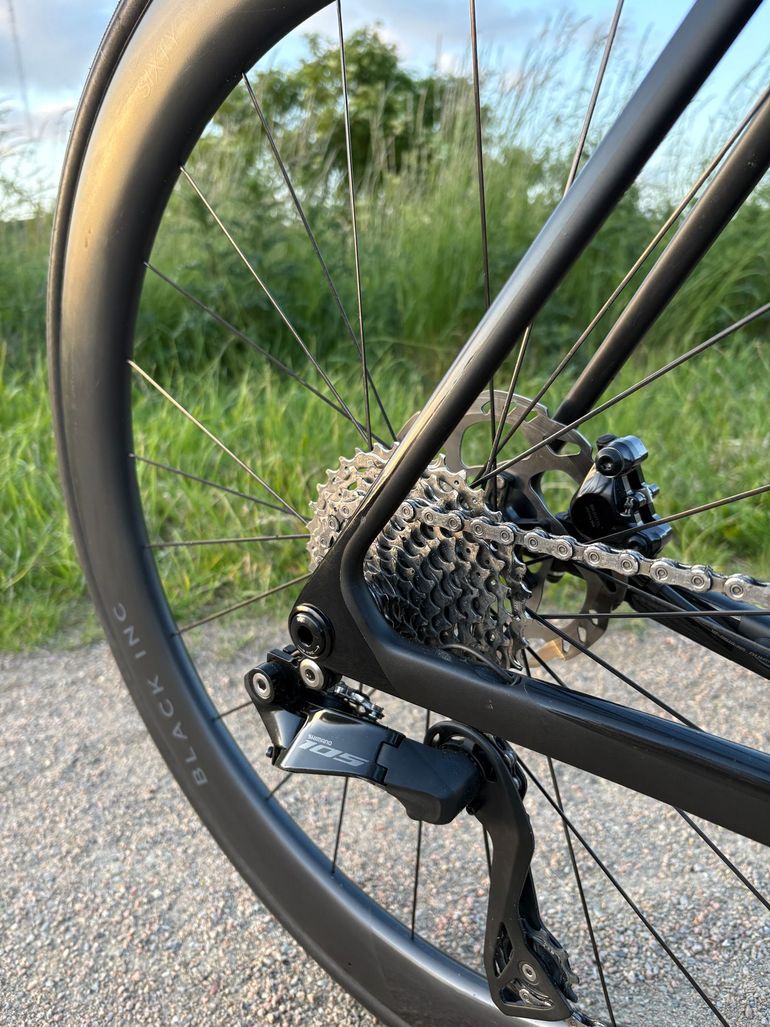 Used Trek Madone SL 6 2024 Road & Gravel, Black — image 3 of 8