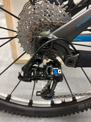 Canyon Nerve AL 9.9 2017 Mountainbike usato, Grigio chiaro — immagine 3 di 19