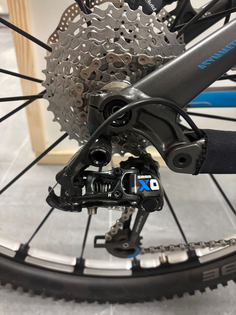 Brugt Canyon Nerve AL 9.9 2017 Mountainbike — billede 3 af 19