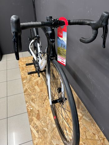 Used Pinarello F5 105 Di2 2023 2023 Road & Gravel, Black — image 7 of 7