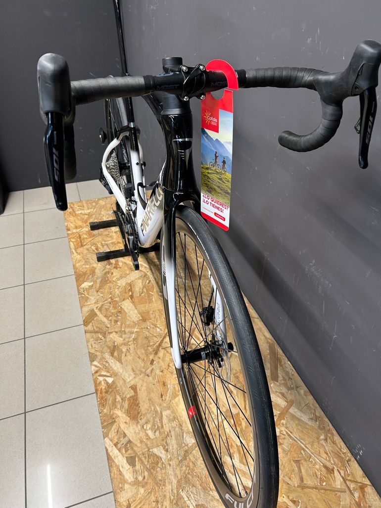Used Pinarello F5 105 Di2 2023 2023 Road & Gravel, Black — image 7 of 7