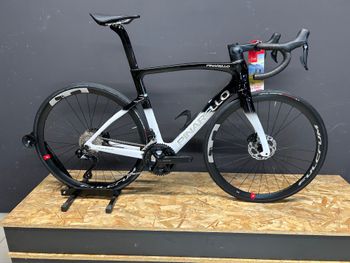 Used Pinarello F5 105 Di2 2023 2023 Road & Gravel, Black — image 2 of 7