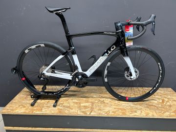 Used Pinarello F5 105 Di2 2023 2023 Road & Gravel, Black — image 2 of 7