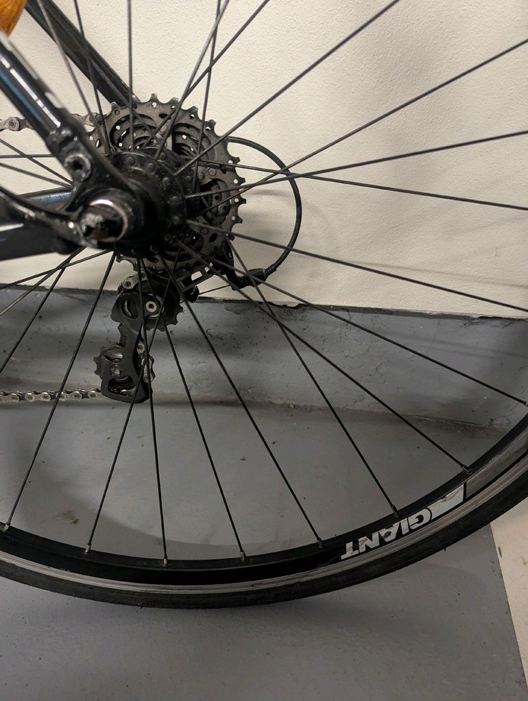 Used Giant Defy 5 2016 Road & Gravel, Black — image 9 of 10
