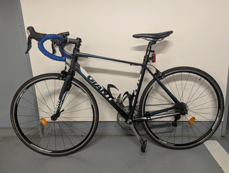 Used Giant Defy 5 2016 Road & Gravel, Black — image 2 of 10