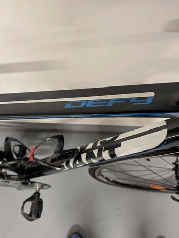 Used Giant Defy 5 2016 Road & Gravel, Black — image 8 of 10