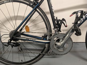 Used Giant Defy 5 2016 Road & Gravel, Black — image 3 of 10
