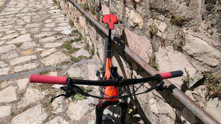 Used Specialized Epic SRAM X0 2016 Mountainbike, Red — image 4 of 6