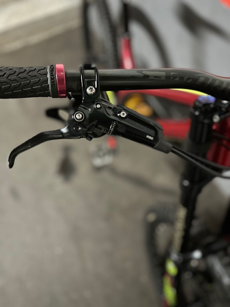Gebrauchtes Specialized Demo 8 2017 Mountainbike, Rot — Bild 4 von 6