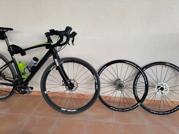 Used Giant Revolt 1 2015 2015 Road & Gravel, Black — image 2 of 9