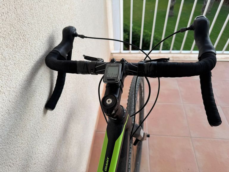 Used Giant Revolt 1 2015 2015 Road & Gravel, Black — image 9 of 9