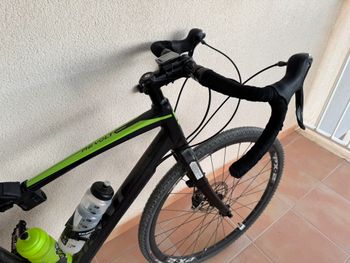 Used Giant Revolt 1 2015 2015 Road & Gravel, Black — image 8 of 9