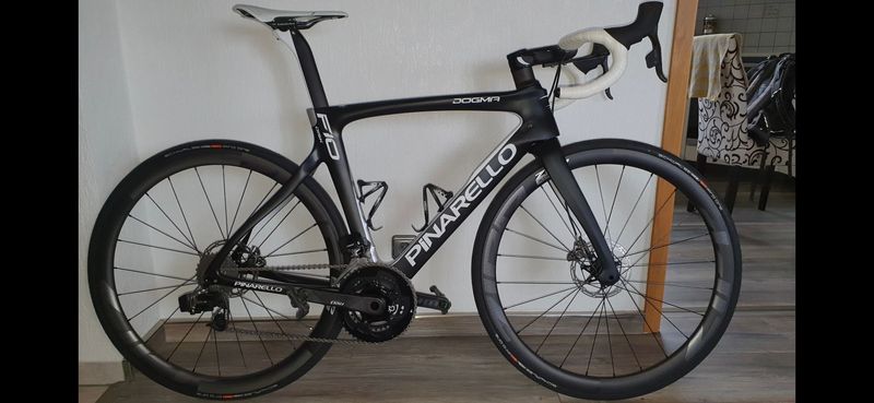 Used Pinarello Dogma F10 Disk Red eTap Bike 2020 2020 Road & Gravel