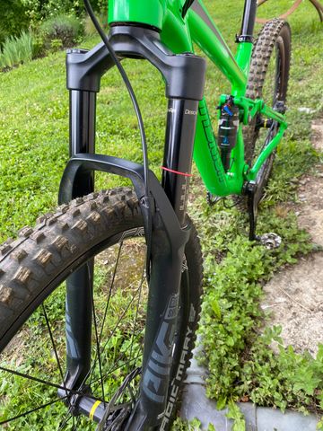 Used Transition Enduro 2020 Mountainbike, Green — image 3 of 5