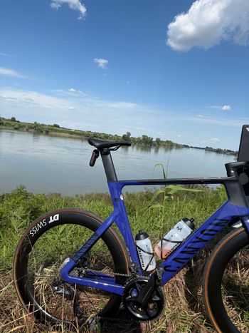 Used Canyon Aeroad Shimano Ultegra Di2 2024 Road & Gravel, Blue — image 2 of 4