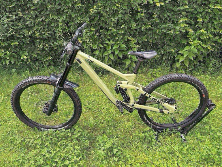 Used CUBE TWO15 RACE 27.5 2023 2023 Mountainbike, Green, 27.5 — image 1 of 8