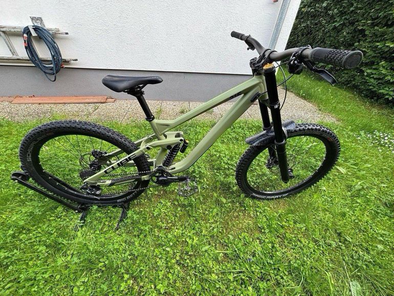 Used CUBE TWO15 RACE 27.5 2023 2023 Mountainbike, Green, 27.5 — image 2 of 8