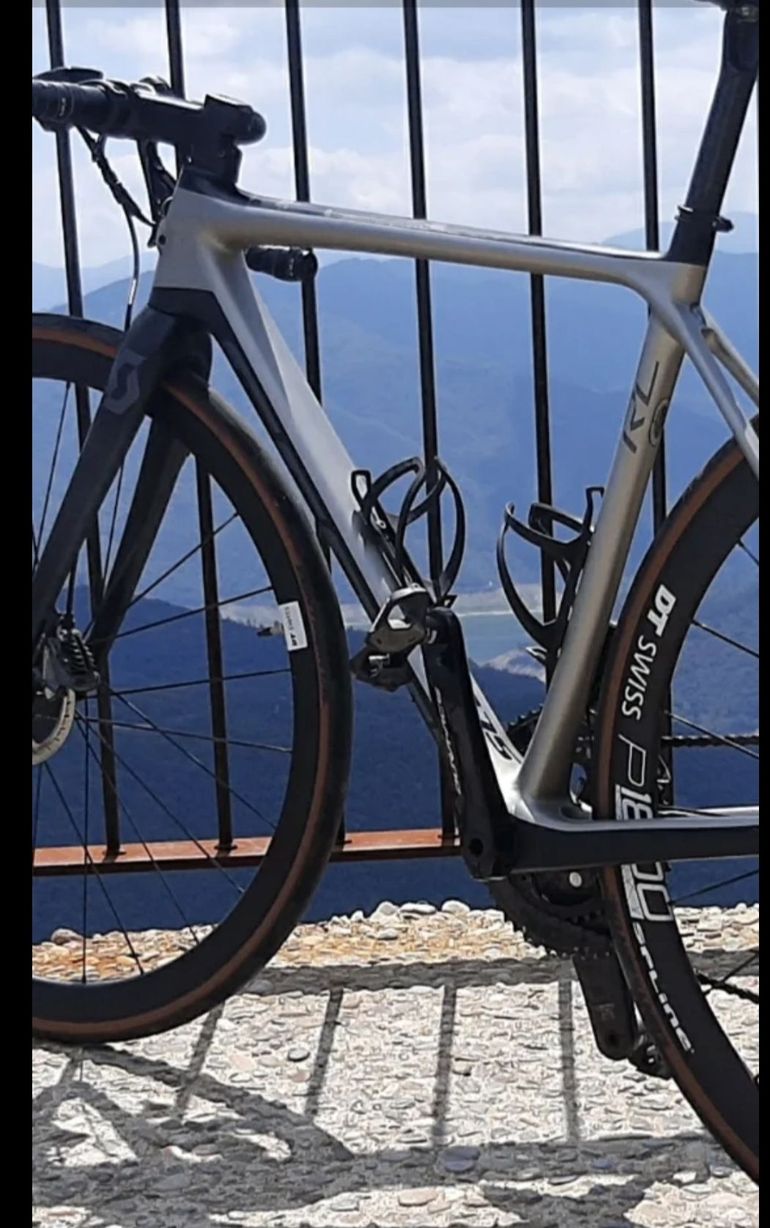 Used Scott Addict RC 15 2018 Road & Gravel, Light Gray — image 4 of 5
