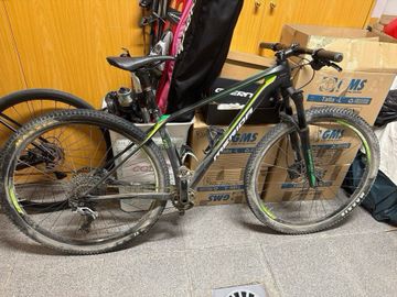 Used Merida BIG.NINE 4000 2022 2022 Mountainbike, Black, 29 — image 2 of 5
