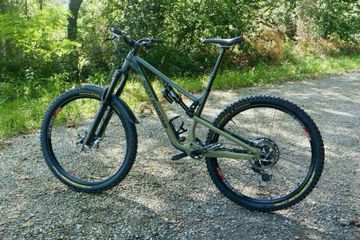 Used Rocky Mountain Altitude SRAM XX1 Eagle AXS 2022 Mountainbike, Black — image 2 of 13