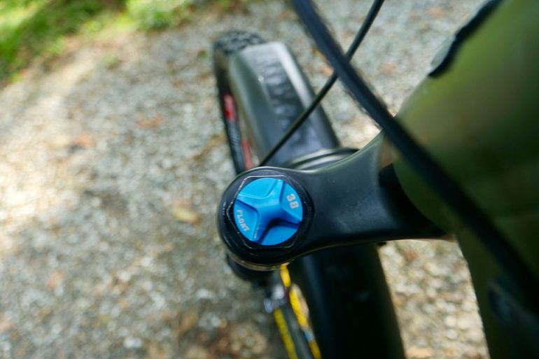 Used Rocky Mountain Altitude SRAM XX1 Eagle AXS 2022 Mountainbike, Black — image 10 of 13
