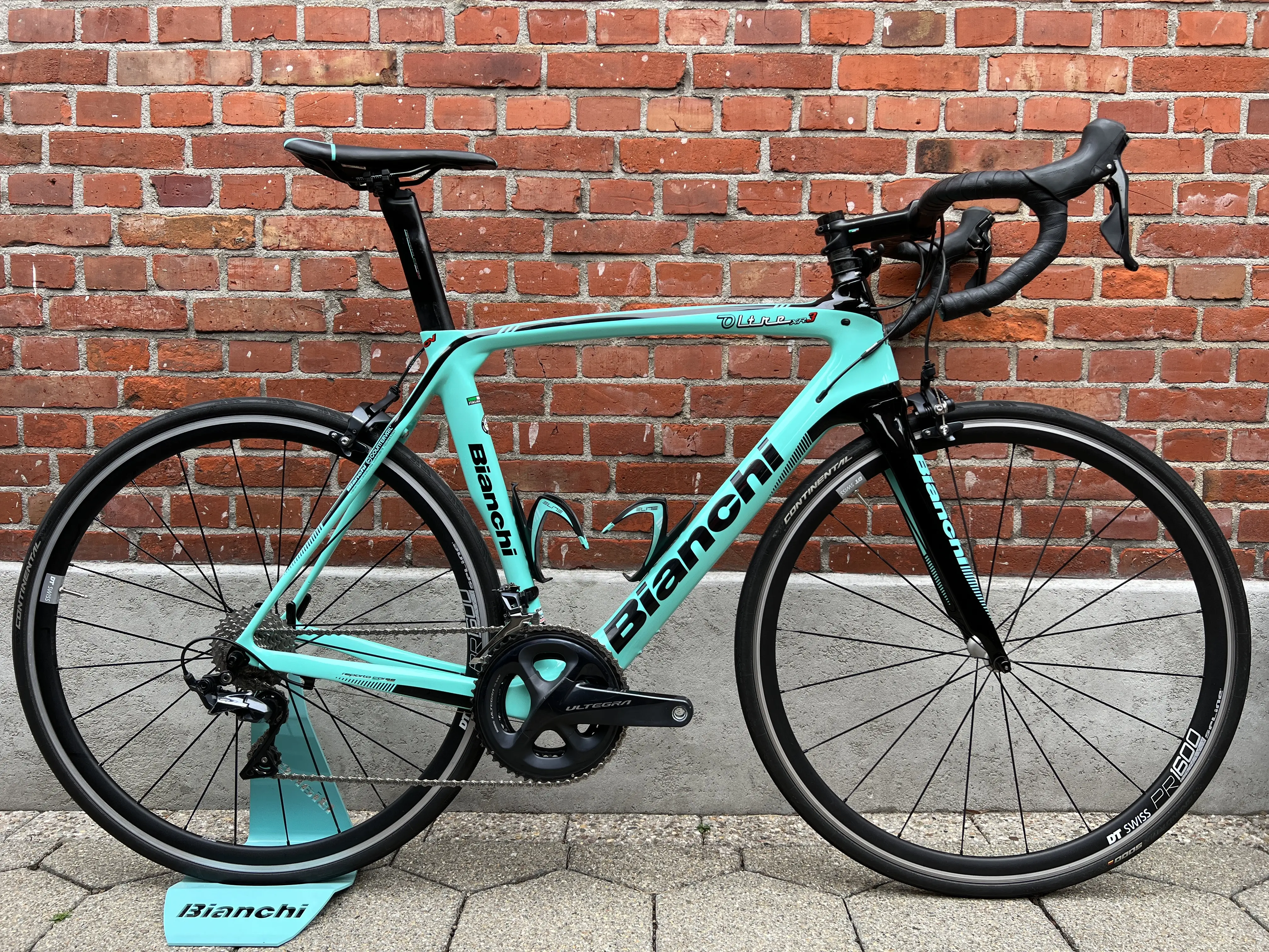 Bianchi Oltre XR3 Ultegra used in 57 cm | buycycle CA