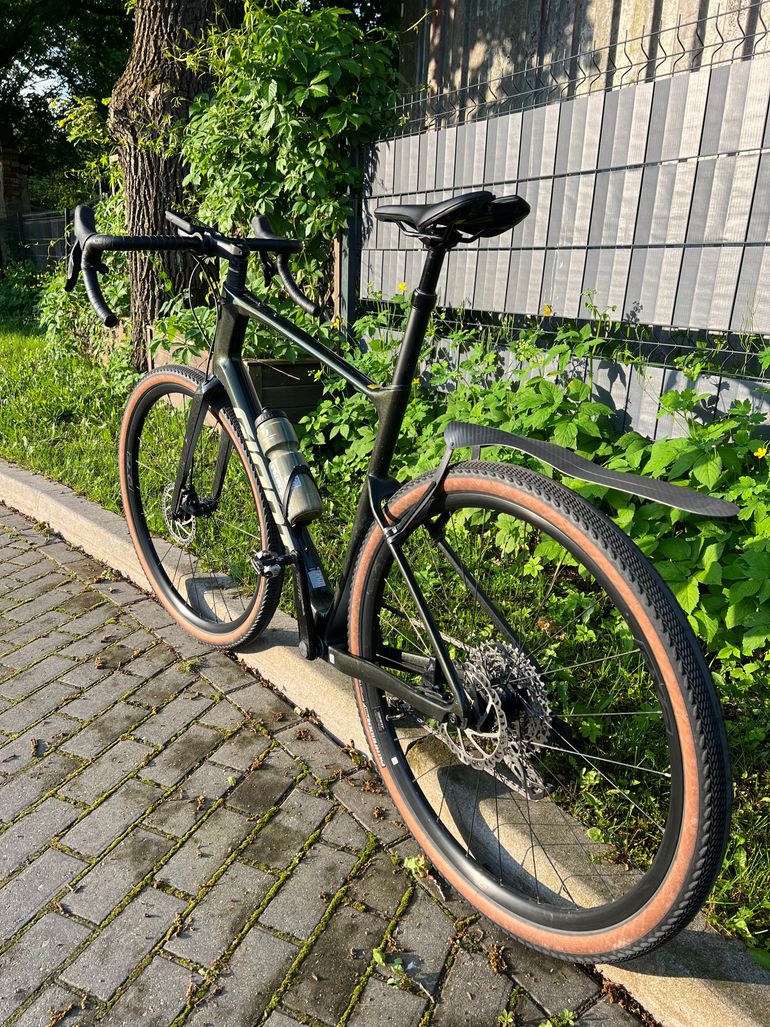 Used Giant Revolt, Advanced 1 2022 2022 Road & Gravel, Green — image 4 of 4