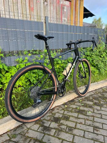 Used Giant Revolt, Advanced 1 2022 2022 Road & Gravel, Green — image 2 of 4