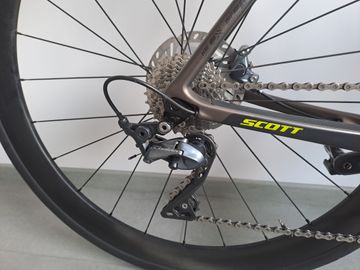 Used Scott Addict 10 disc 2019 2019 Road & Gravel, Black — image 4 of 10