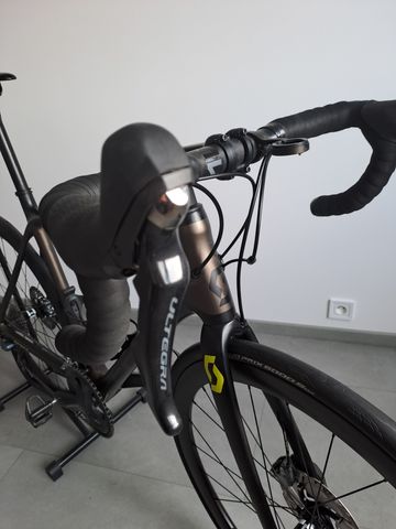 Used Scott Addict 10 disc 2019 2019 Road & Gravel, Black — image 7 of 10