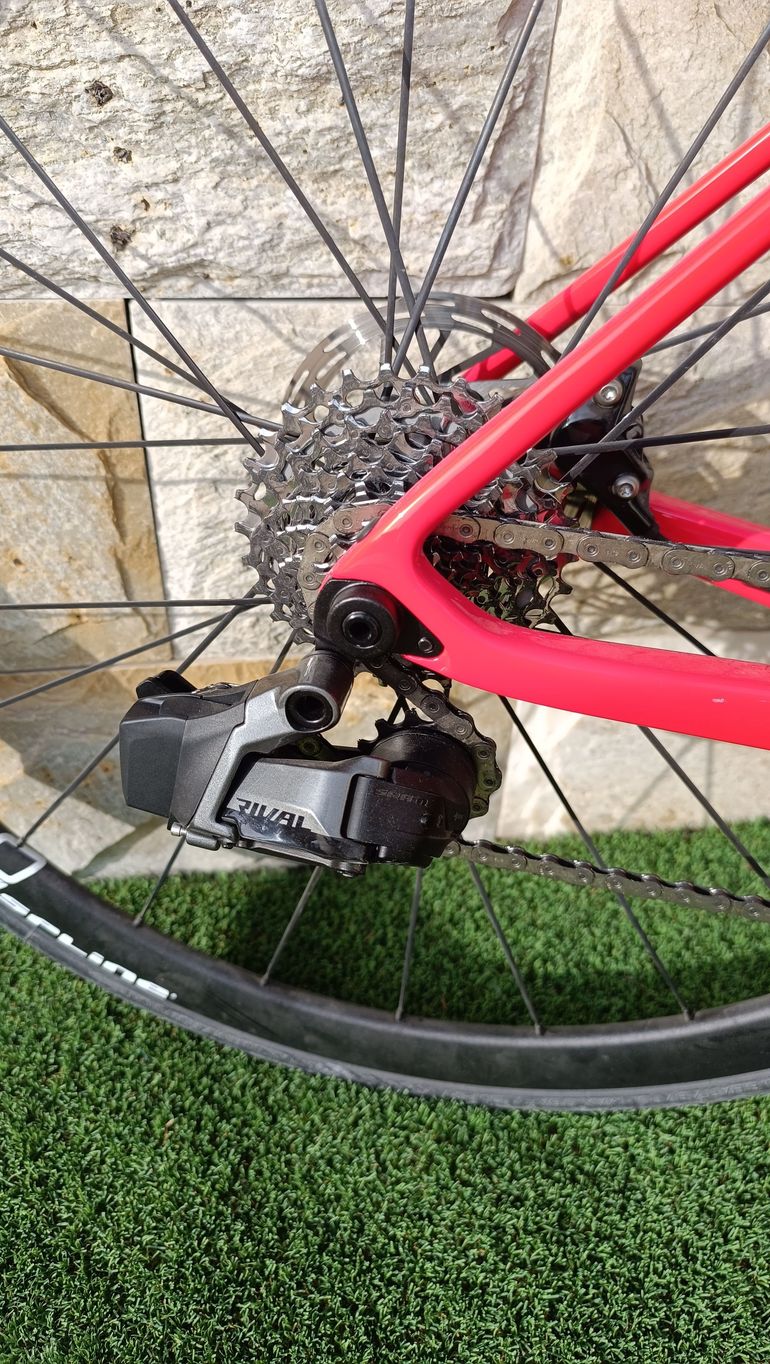 Used Mendiz F9 2024 Road & Gravel, Red — image 10 of 15