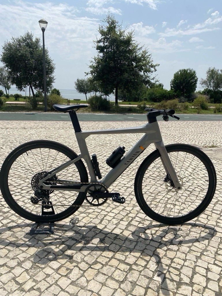 Used Canyon Roadlite ONfly CF 2023 Road & Gravel, Light Gray — image 1 of 6