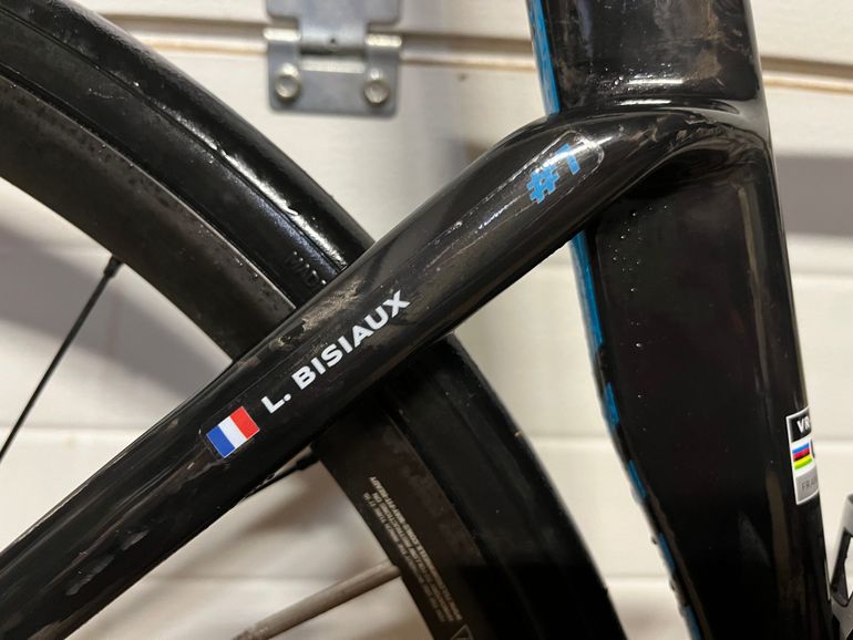 Used Van rysel RCR Pro Replica Dura Ace Di2 Decathlon AG2R Team 2024 Frameset 2024 Road & Gravel — image 5 of 5
