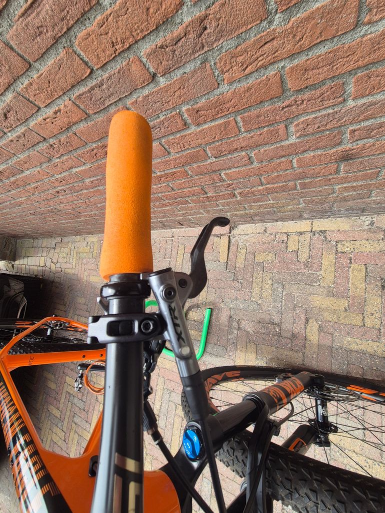 Used American Eagle 2022 Mountainbike, Orange — image 10 of 13
