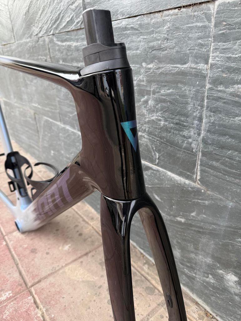 Used Giant Propel Advanced SL 0 2024 Frameset 2024 Road & Gravel, Black — image 5 of 10