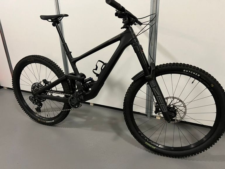 Used Specialized Enduro Expert 2023 2023 Mountainbike, Black, 29 — image 14 of 26