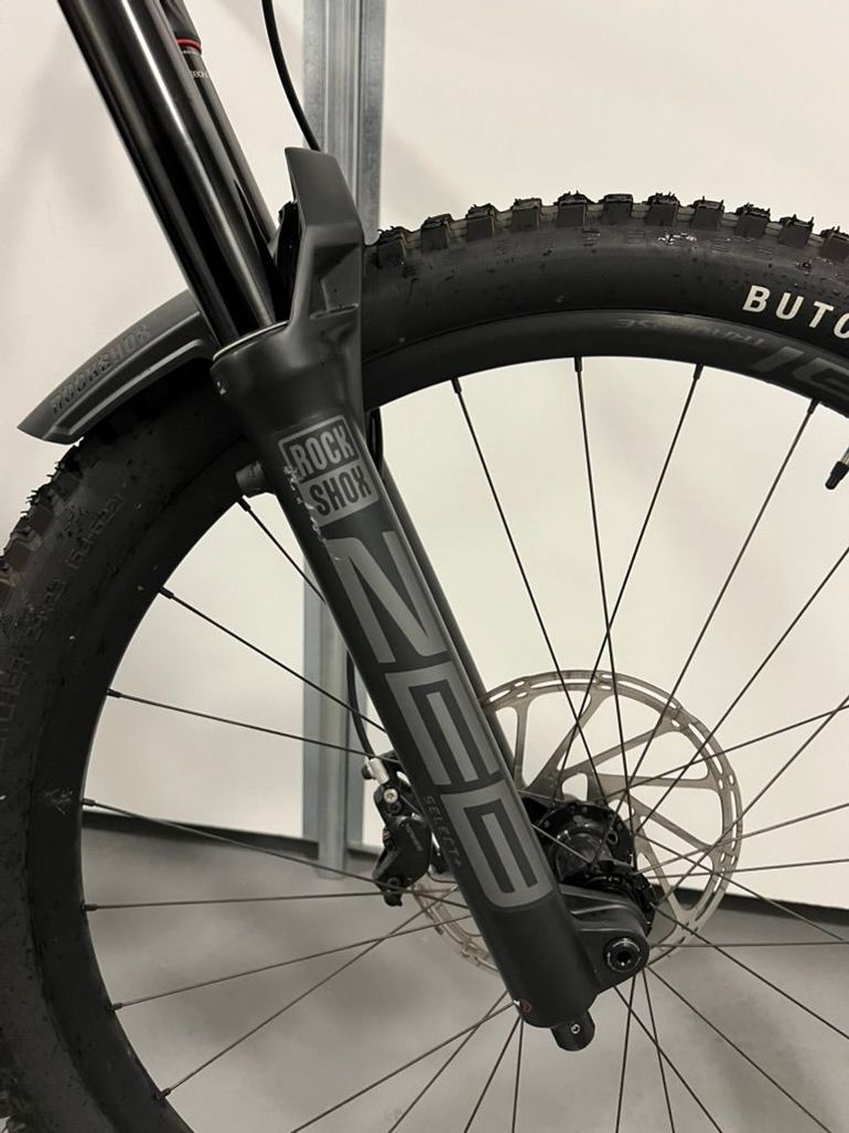 Used Specialized Enduro Expert 2023 2023 Mountainbike, Black, 29 — image 18 of 26
