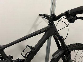 Used Specialized Enduro Expert 2023 2023 Mountainbike, Black, 29 — image 22 of 26