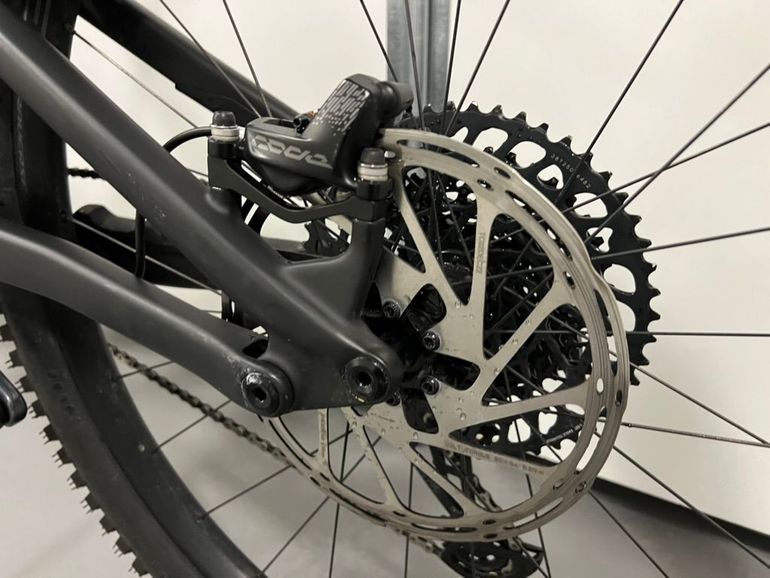 Used Specialized Enduro Expert 2023 2023 Mountainbike, Black, 29 — image 6 of 26