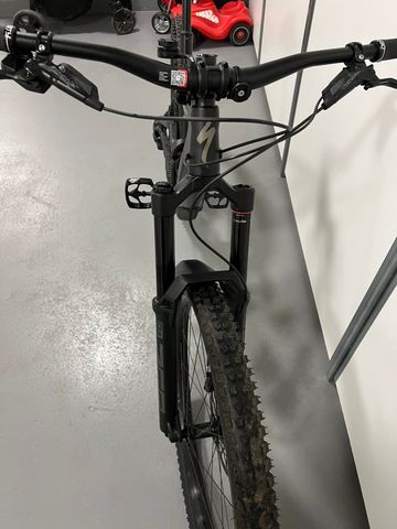 Used Specialized Enduro Expert 2023 2023 Mountainbike, Black, 29 — image 12 of 26