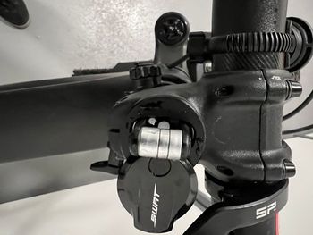 Used Specialized Enduro Expert 2023 2023 Mountainbike, Black, 29 — image 15 of 26