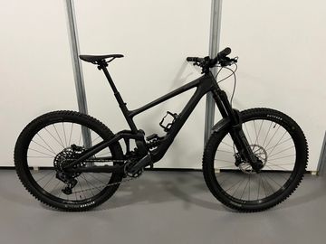 Used Specialized Enduro Expert 2023 2023 Mountainbike, Black, 29 — image 20 of 26