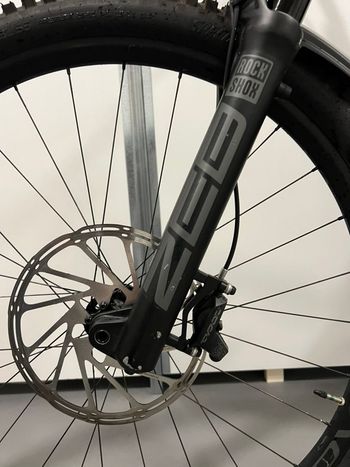 Used Specialized Enduro Expert 2023 2023 Mountainbike, Black, 29 — image 10 of 26