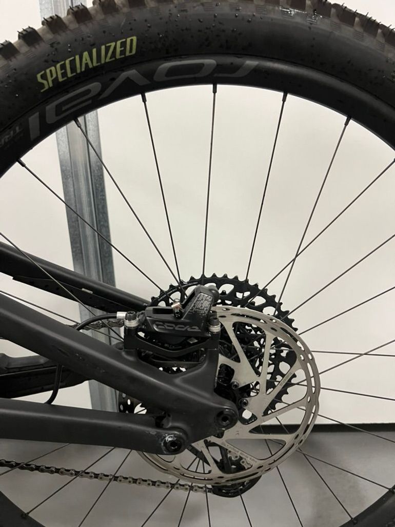 Used Specialized Enduro Expert 2023 2023 Mountainbike, Black, 29 — image 19 of 26