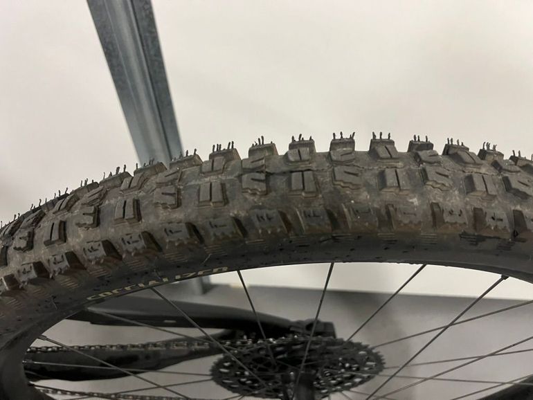 Used Specialized Enduro Expert 2023 2023 Mountainbike, Black, 29 — image 13 of 26