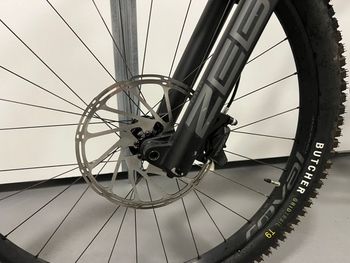 Used Specialized Enduro Expert 2023 2023 Mountainbike, Black, 29 — image 5 of 26