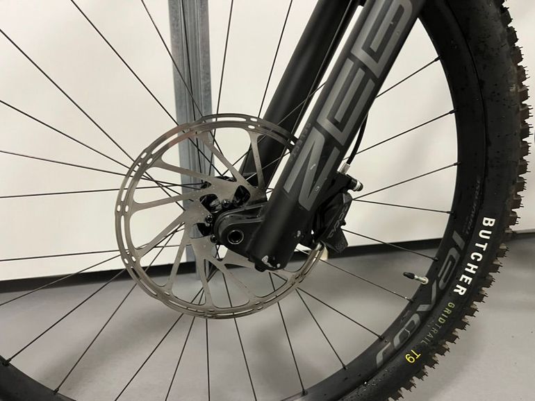 Used Specialized Enduro Expert 2023 2023 Mountainbike, Black, 29 — image 5 of 26