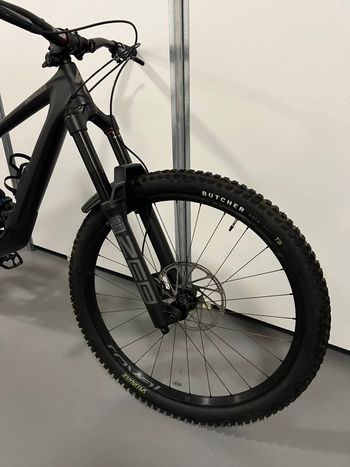 Used Specialized Enduro Expert 2023 2023 Mountainbike, Black, 29 — image 23 of 26