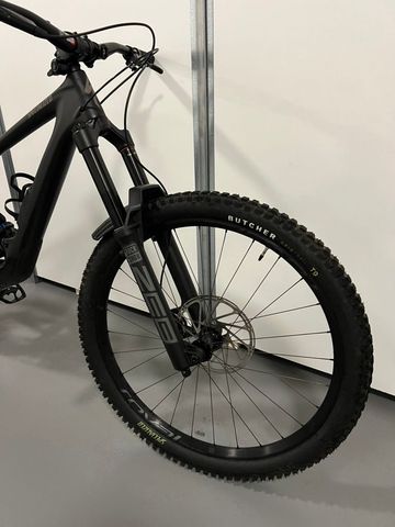 Used Specialized Enduro Expert 2023 2023 Mountainbike, Black, 29 — image 23 of 26